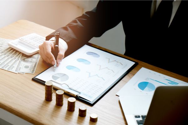 Covenant Compliance Monitoring and Reporting​
